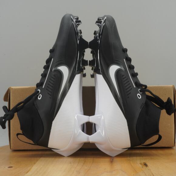 Size 4 - Nike Vapor Edge Pro 360 2 Men's Football Cleats Black White NEW - Picture 6 of 9